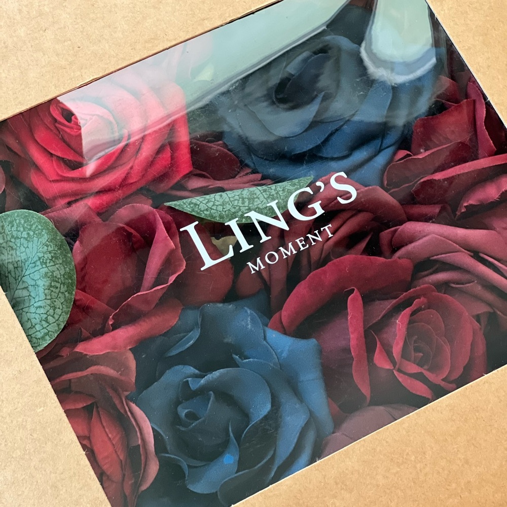 Beautiful red and navy florals for wedding or special event